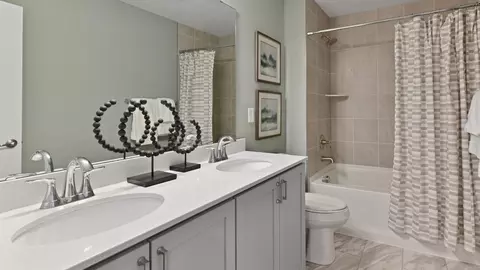 Bath - 107 Spencer Ct, Harmony, PA 16037 photo 4 of 15