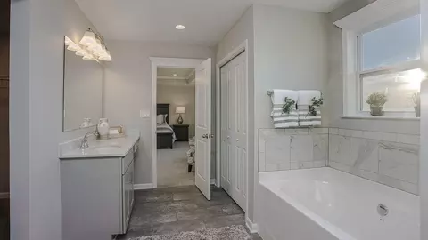 Bath - 107 Spencer Ct, Harmony, PA 16037 photo 11 of 15