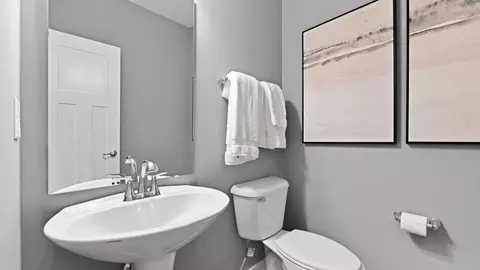 Bath - 107 Spencer Ct, Harmony, PA 16037 photo 7 of 15