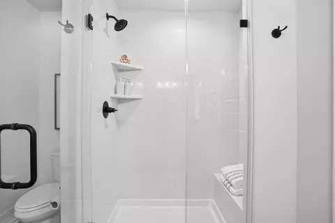 Bath - 3501 N Hickory Ave, Broken Arrow, OK 74012 photo 6 of 8