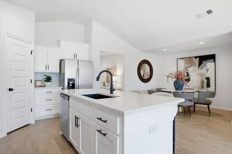 Kitchen - 3501 N Hickory Ave, Broken Arrow, OK 74012 photo 8 of 10