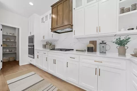 Kitchen - 3501 N Hickory Ave, Broken Arrow, OK 74012 photo 6 of 10