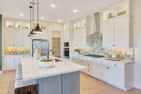 Kitchen - 1268 S 185th Dr, Goodyear, AZ 85338 photo 5 of 6