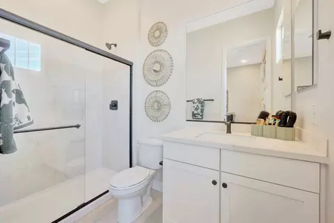 Bath - 1268 S 185th Dr, Goodyear, AZ 85338 photo 4 of 5