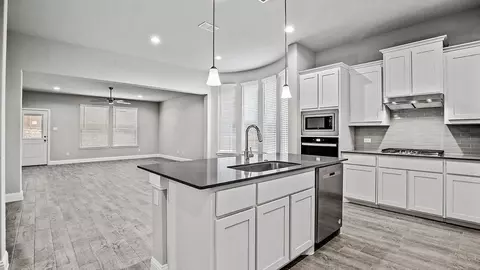 Kitchen - 1821 Laurel St, Denton, TX 76205 photo 3 of 10