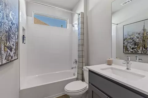 Bath - 1821 Laurel St, Denton, TX 76205 photo 5 of 5