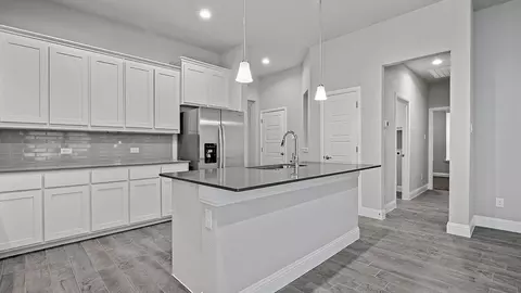 Kitchen - 1821 Laurel St, Denton, TX 76205 photo 5 of 10