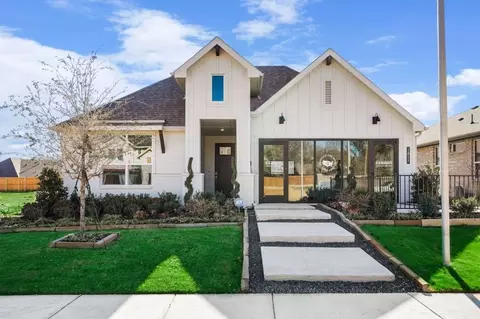 Exterior - 1821 Laurel St, Denton, TX 76205 photo 6 of 12