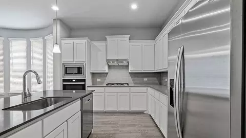 Kitchen - 1821 Laurel St, Denton, TX 76205 photo 4 of 10