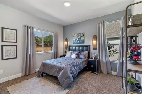 Bedroom - 1821 Laurel St, Denton, TX 76205 photo 10 of 17