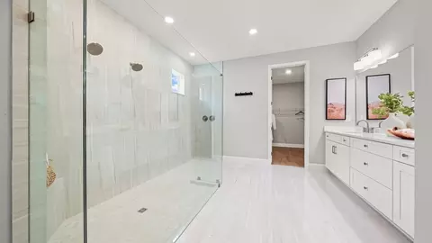 Bath - 13305 Commons Ave, Parrish, FL 34219 photo 2 of 2