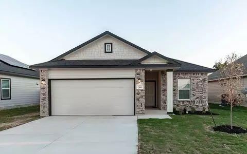 305 Jean St, Seguin, TX 78155