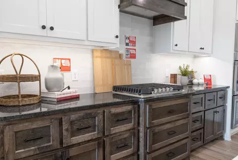 Kitchen - 8261 Switchgrass Dr, Cashion, OK 73044 photo 8 of 12