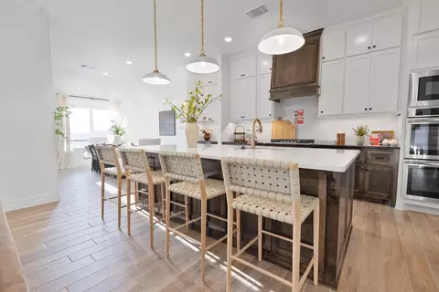 Kitchen - 8261 Switchgrass Dr, Cashion, OK 73044 photo 7 of 12