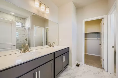 Bath - 272 Equine Rd, Berthoud, CO 80513 photo 1 of 6