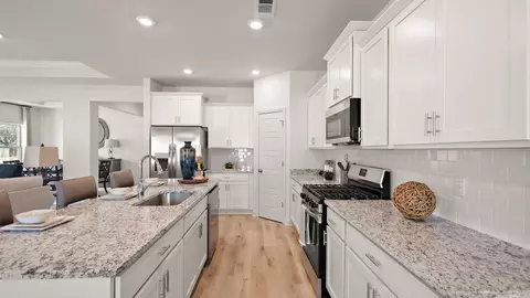 Kitchen - 104 Horseshoe Blvd, Clinton, MS 39056 photo 7 of 11