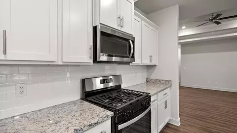 Kitchen - 104 Horseshoe Blvd, Clinton, MS 39056 photo 5 of 11