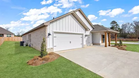Exterior - 104 Horseshoe Blvd, Clinton, MS 39056 photo 7 of 13