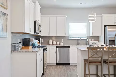 Kitchen - 297 Jagee Dr, Byron, GA 31008 photo 3 of 10