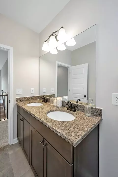 Bath - 297 Jagee Dr, Byron, GA 31008 photo 4 of 6