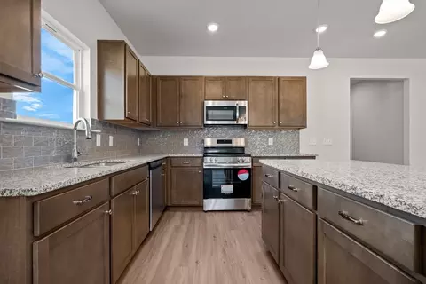 Kitchen - 297 Jagee Dr, Byron, GA 31008 photo 5 of 10