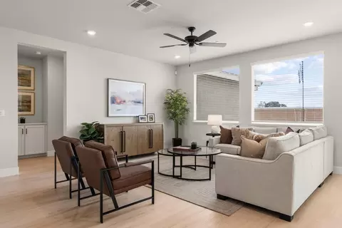 Living - 1233 Mccabe Cir, Galt, CA 95632 photo 3 of 4