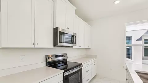 Kitchen - 1979 Iorio St, Saint Cloud, FL 34771 photo 2 of 9