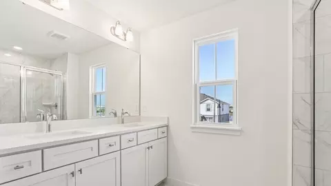 Bath - 1979 Iorio St, Saint Cloud, FL 34771 photo 1 of 6