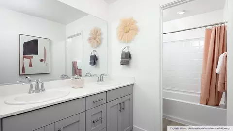 Bath - 4332 Frontier Way, Modesto, CA 95356 photo 3 of 3