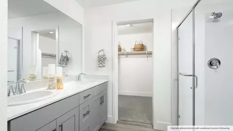 Bath - 4332 Frontier Way, Modesto, CA 95356 photo 2 of 3
