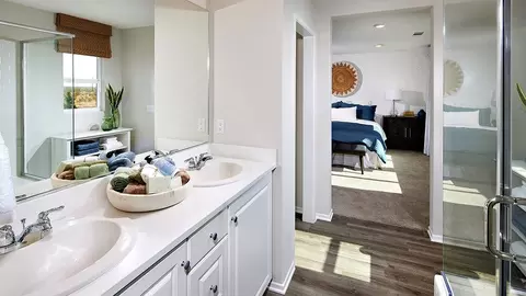 Bath - 18786 Hampton Ln, Adelanto, CA 92301 photo 2 of 7