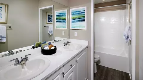 Bath - 18786 Hampton Ln, Adelanto, CA 92301 photo 3 of 7