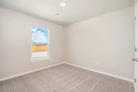 Bedroom - 709 Ashleigh Dr, Tuttle, OK 73089 photo 4 of 4