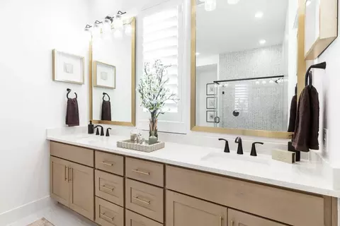 Bath - 17705 Coronation St, Conroe, TX 77302 photo 4 of 6