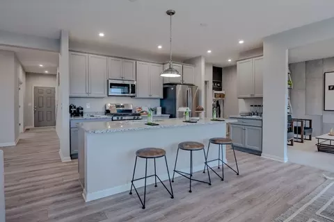 Kitchen - 3198 Belleglade Dr, Covington, KY 41015 photo 8 of 12