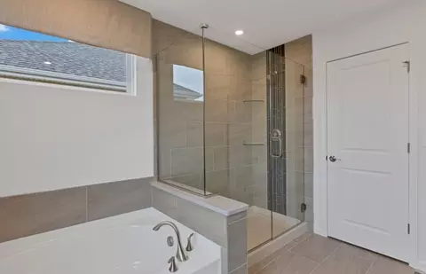 Bath - 1620 Landy Dr, Deerfield, IL 60015 photo 3 of 5