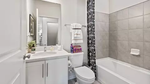Bath - 4925 Arcola Rd, Rosedale, MD 21237 photo 6 of 12