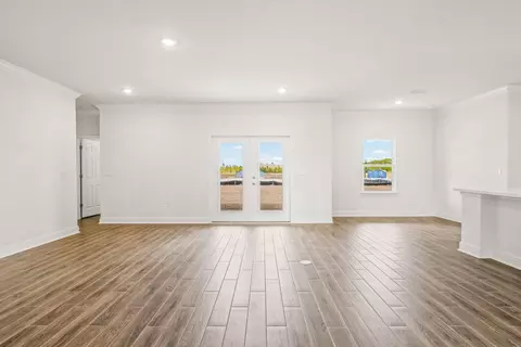 Living - 75 Fawn Run E, Freeport, FL 32439 photo 8 of 9