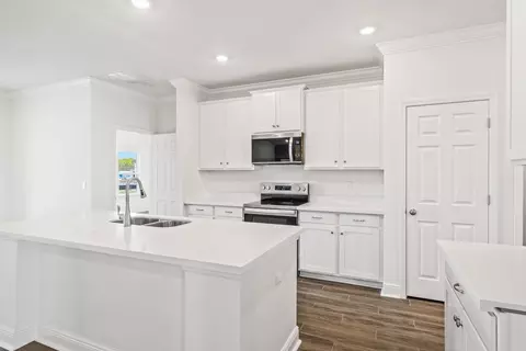 Kitchen - 75 Fawn Run E, Freeport, FL 32439 photo 3 of 3