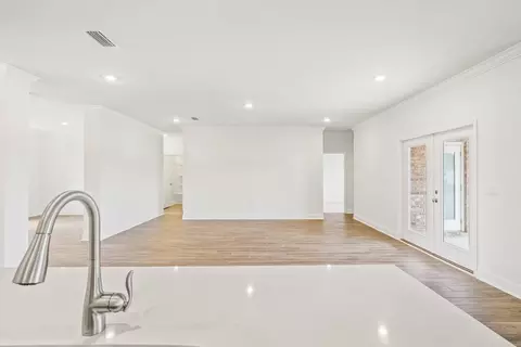 Living - 75 Fawn Run E, Freeport, FL 32439 photo 1 of 9
