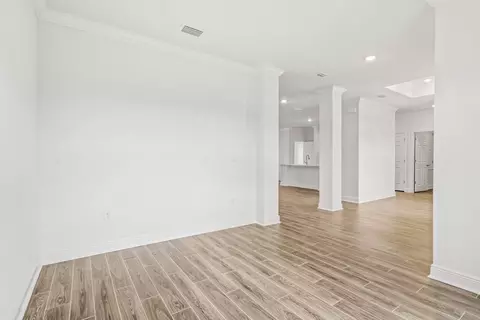 Living - 75 Fawn Run E, Freeport, FL 32439 photo 9 of 9