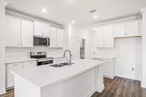 Kitchen - 75 Fawn Run E, Freeport, FL 32439 photo 1 of 3