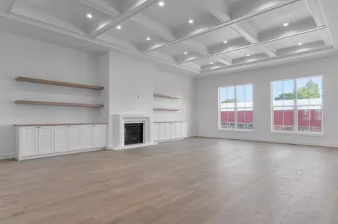 Living - 9566 Bernese Ln, Sandy, UT 84092 photo 3 of 6