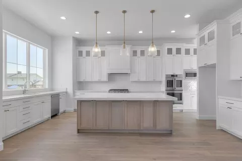 Kitchen - 9566 Bernese Ln, Sandy, UT 84092 photo 1 of 2
