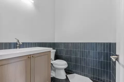 Bath - 9566 Bernese Ln, Sandy, UT 84092 photo 3 of 4