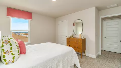 Bedroom - 5335 Macarthur Dr, Crestview, FL 32539 photo 9 of 21