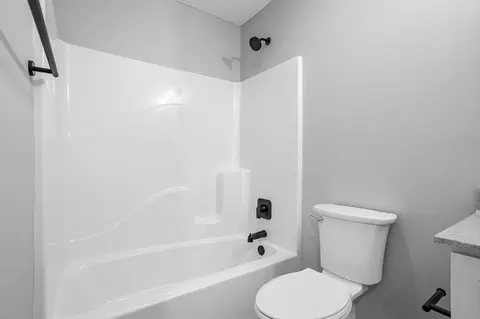Bath - 2759 Executive Dr, Troy, OH 45373 photo 5 of 5