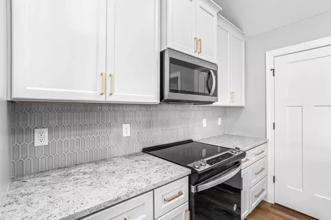 Kitchen - 2759 Executive Dr, Troy, OH 45373 photo 3 of 3