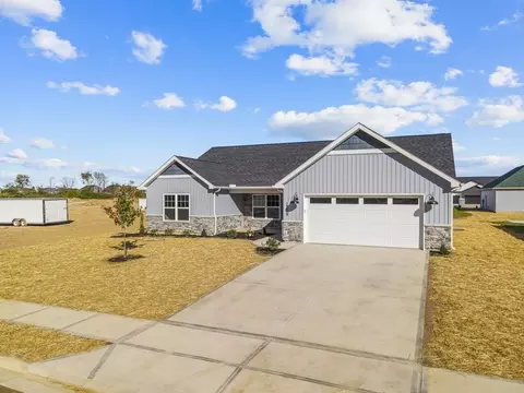 Exterior - 2759 Executive Dr, Troy, OH 45373 photo 2 of 6
