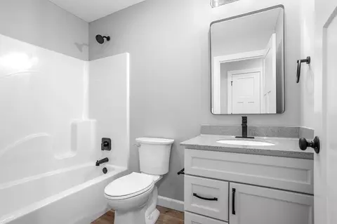 Bath - 2759 Executive Dr, Troy, OH 45373 photo 4 of 5